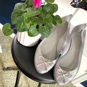 Mel by Melissa Silver Jelly Flats with Bow Size 9